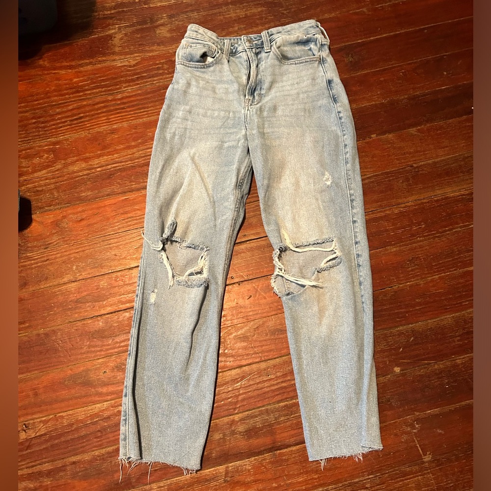 Hollister Ultra- High Rise Vintage Straight Leg Distressed Jeans‎ 25Wx26L